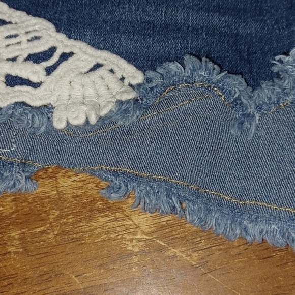 Thread Market Denim Shorty Shorts Crochet Cut-off Juniors Size 3 Festival - Picture 6 of 7